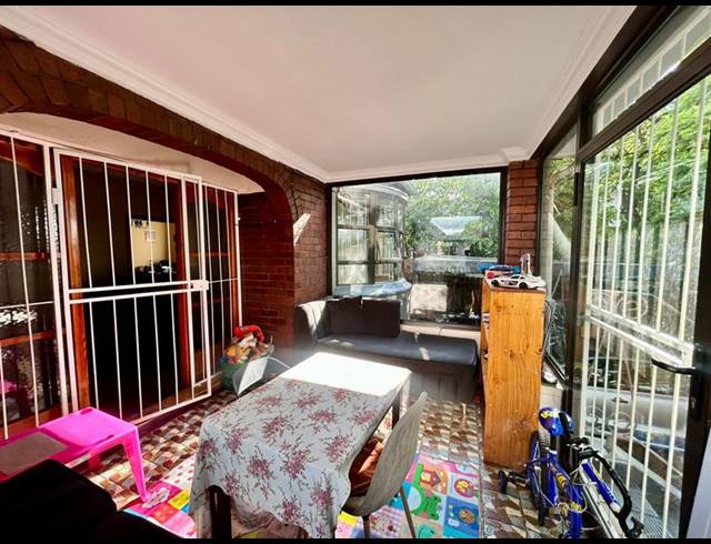 3 BEDROOM PROPERTY TO RENT IN KENSINGTON